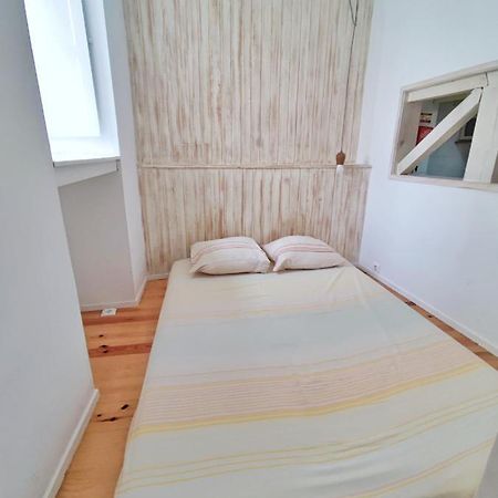 Small Lovely Studio Lisbon Exterior photo